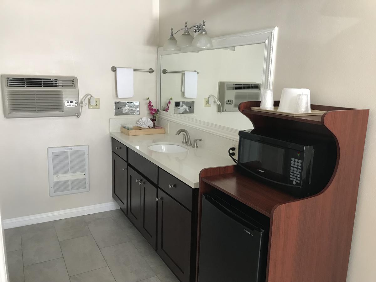 Akua Motor Hotel Anaheim Exterior photo