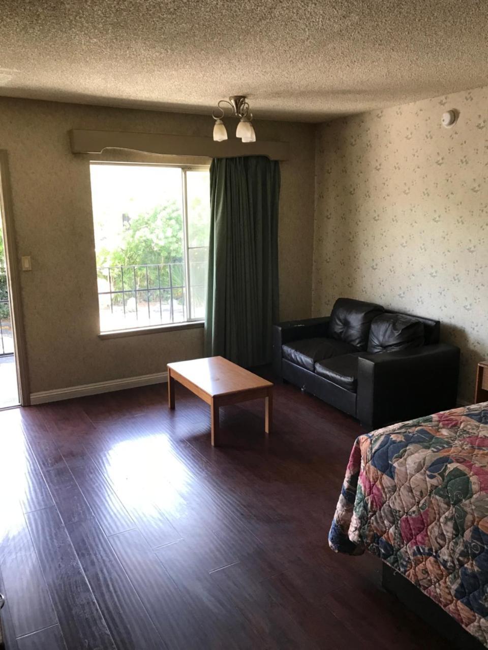 Akua Motor Hotel Anaheim Exterior photo