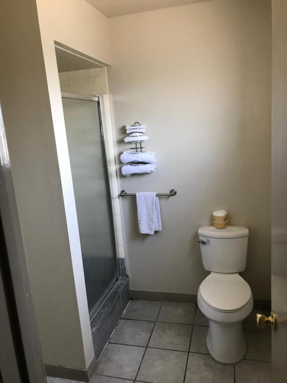 Akua Motor Hotel Anaheim Exterior photo